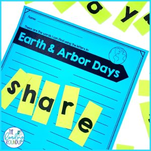 Do you want an engaging and effective phonics activity that you can use with your students all year? Click to download the resource!