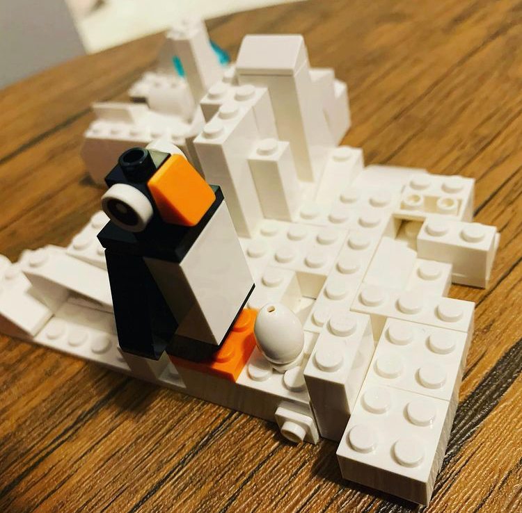 Arctic animals setting built with lego bricks